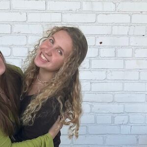 Meet your Posher, Claire!